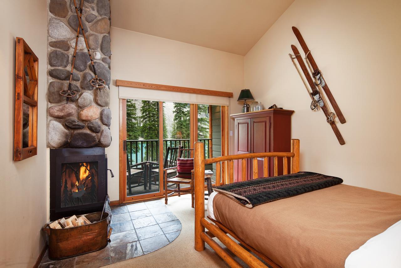 Moraine Lake Lodge Lake Louise Buitenkant foto